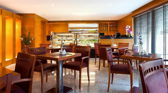 golden-sands-bar_4