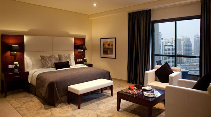 ramada-plaza-walls_4
